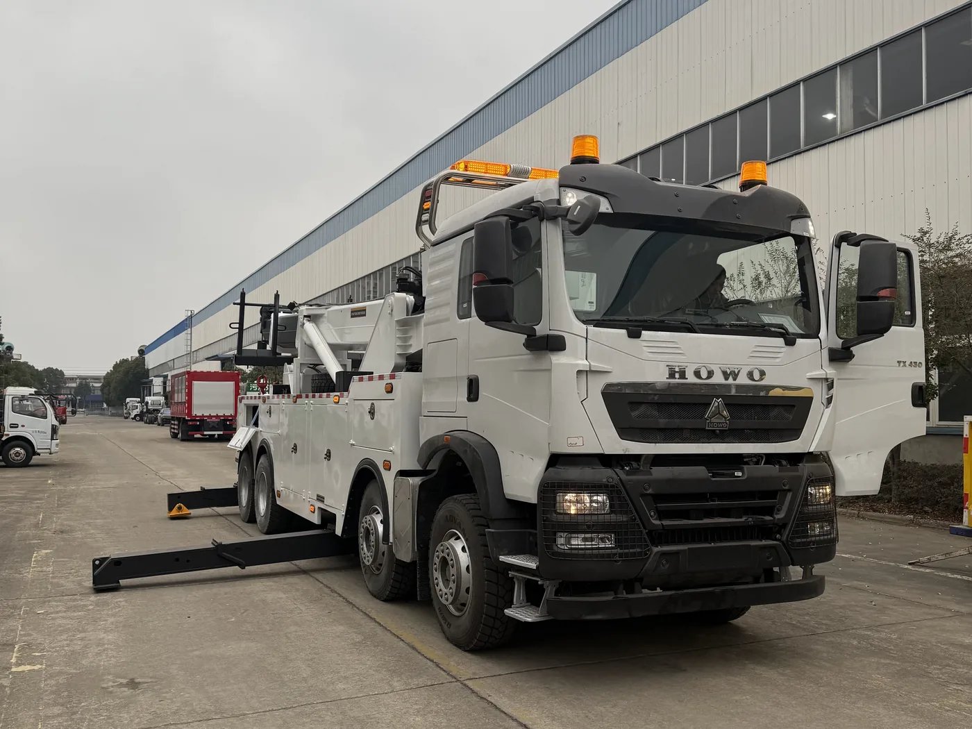 Grúa rotativa de 50 toneladas en producción
